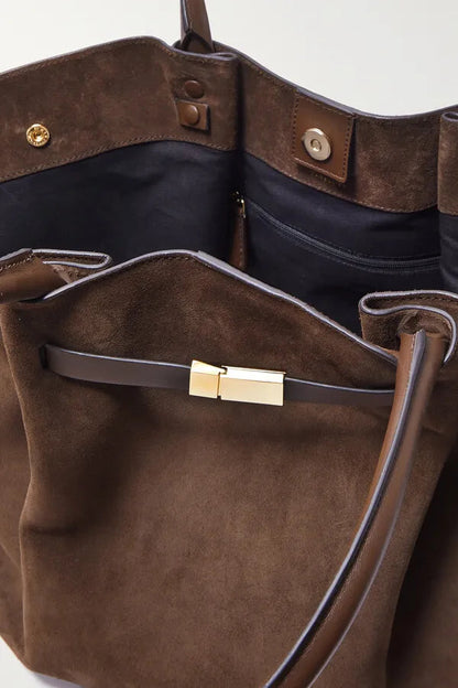 Sophisticated Bag with a Clean Classic Look