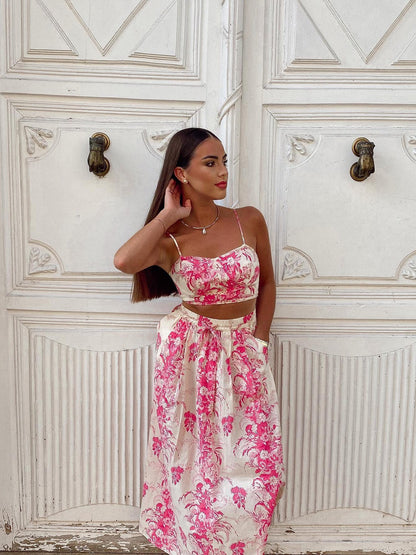 Beautifully Finished Top in a Timeless Design