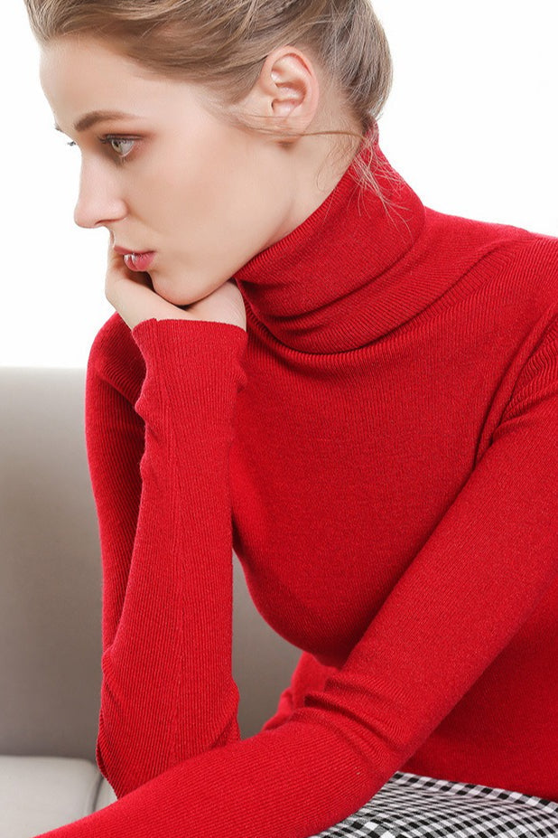 Well Tailored Top with a Graceful Silhouette