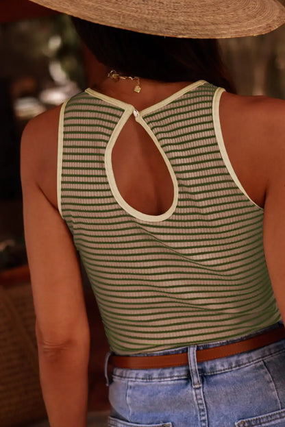 Well Tailored Top with a Graceful Silhouette