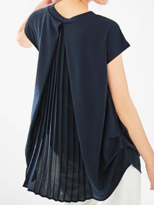 Effortlessly Elegant T-Shirt with a Timeless Design