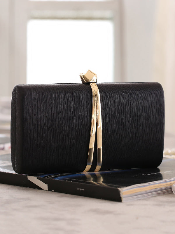 Sophisticated Bag with a Clean Classic Look
