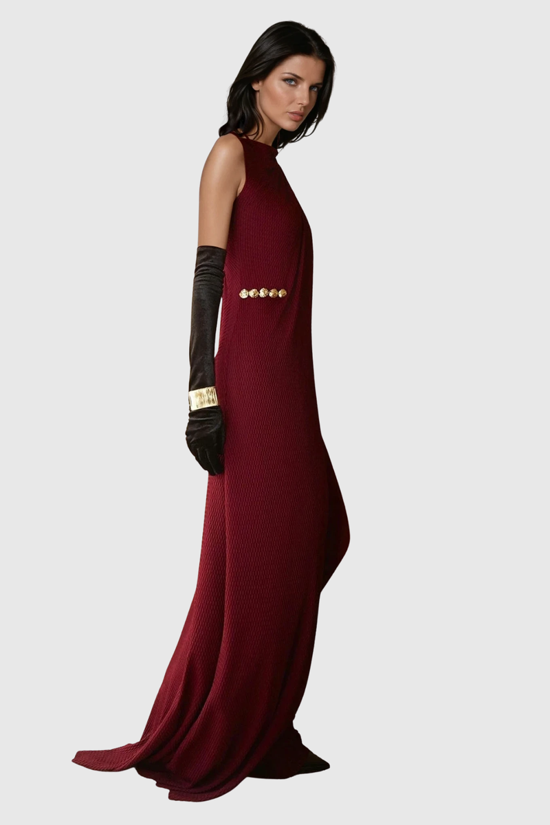 Beautifully Finished Dress in a Timeless Design