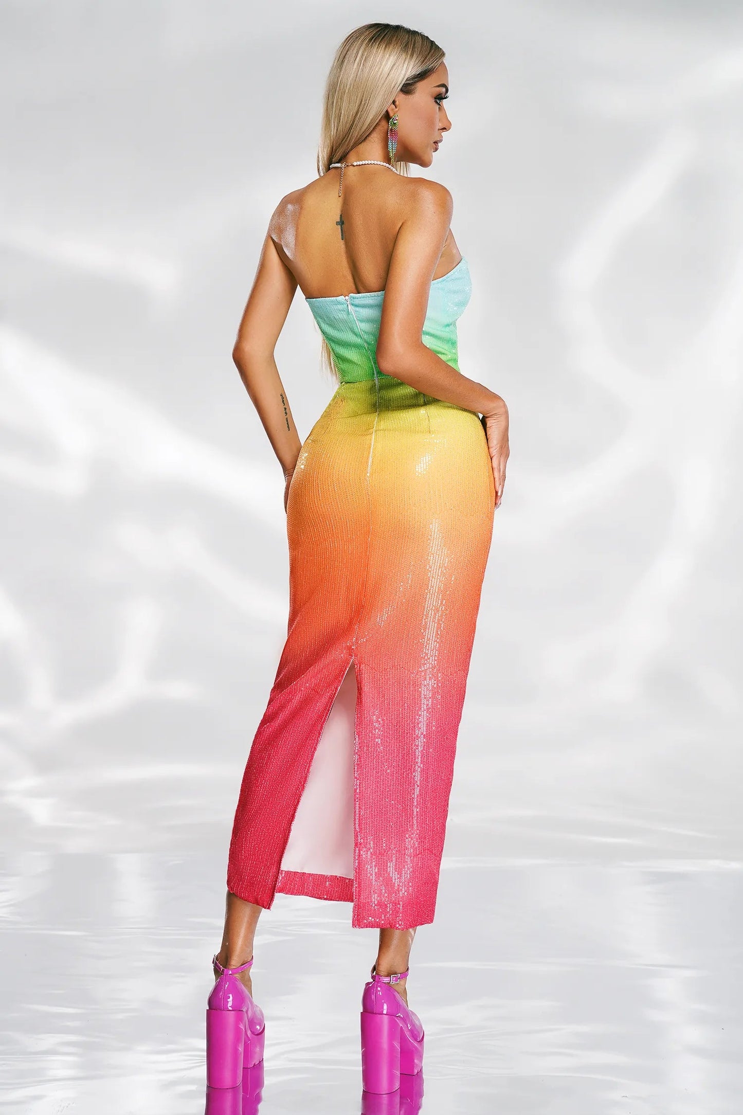 Well Tailored Dress with a Graceful Silhouette