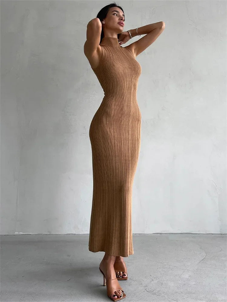 Effortlessly Elegant Dress with a Timeless Design