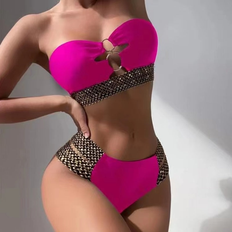 Well Tailored Swimsuit with a Graceful Silhouette