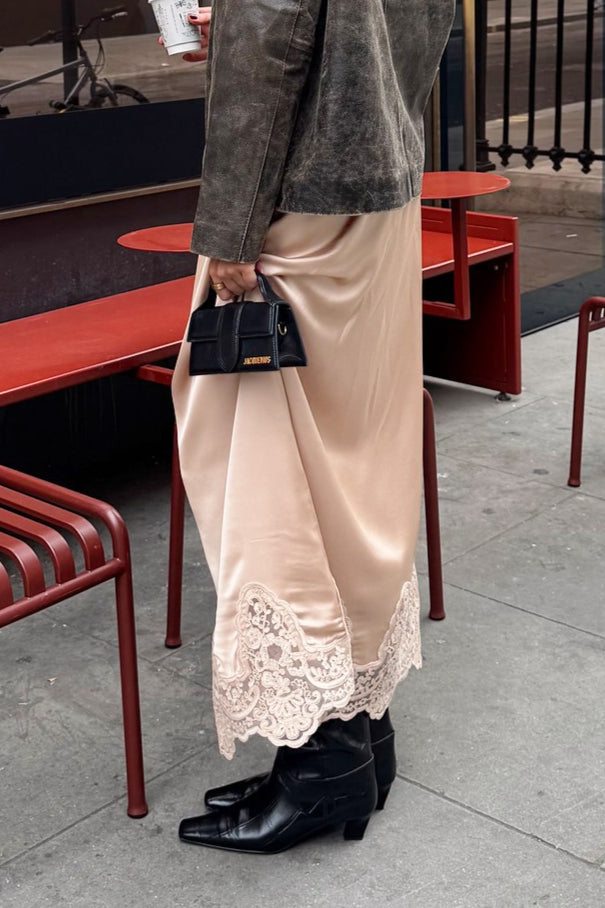 Gracefully Styled Garment for Any Occasion