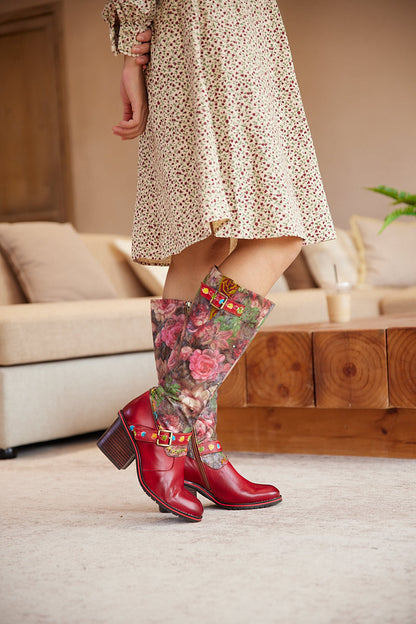 Effortlessly Elegant Boots with a Timeless Design