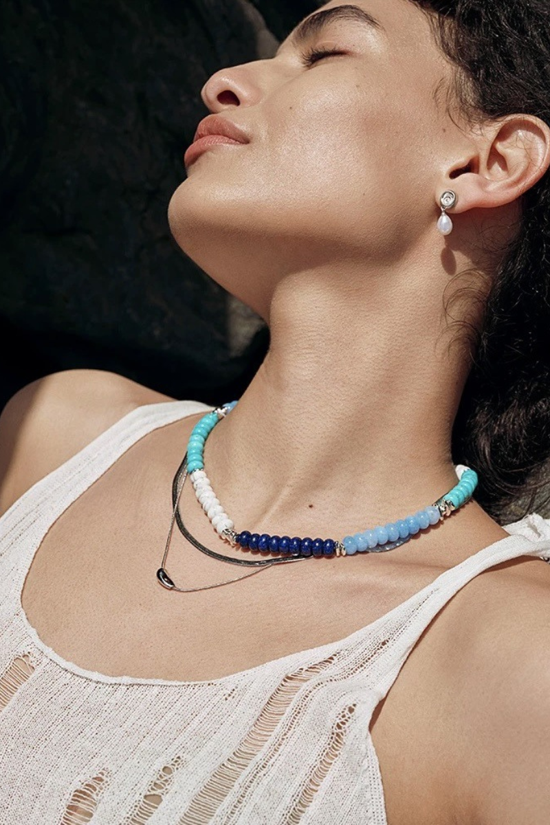 Effortlessly Elegant Garment with a Timeless Design