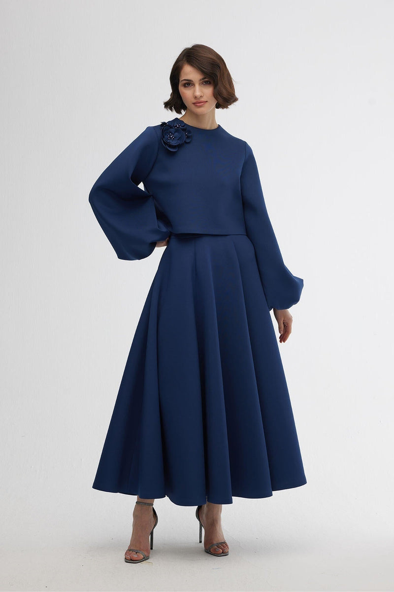 Gracefully Styled Garment for Any Occasion