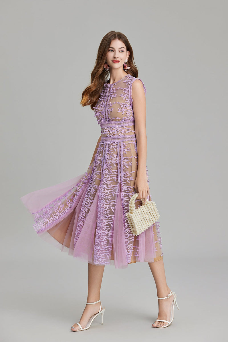 Well Tailored Dress with a Graceful Silhouette