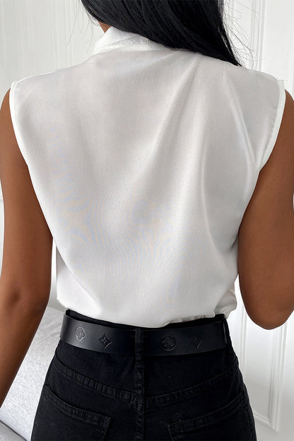 Effortlessly Elegant Blouse with a Timeless Design