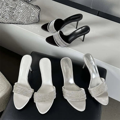 Well Tailored Garment with a Graceful Silhouette