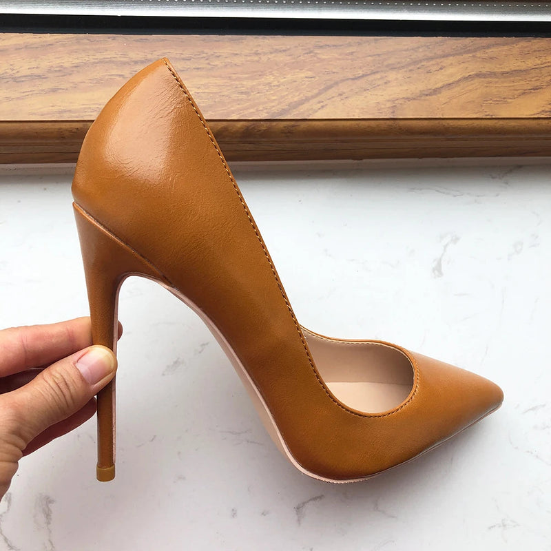 Classic Vintage Heels with a Flattering Fit