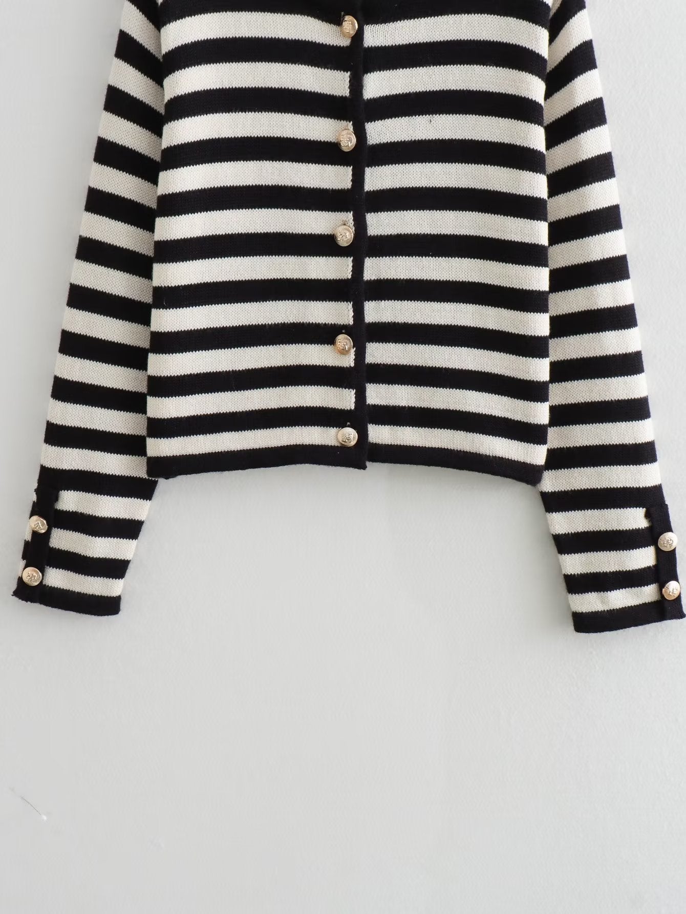 Elegantly Styled Cardigan for Everyday Wear