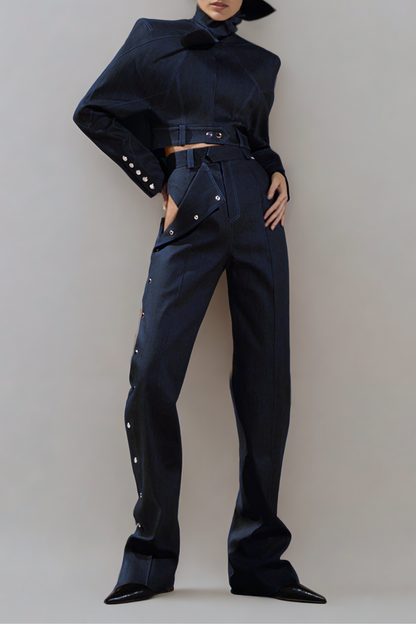 Effortlessly Elegant Pants with a Timeless Design