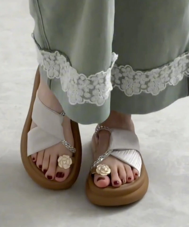 Well Tailored Sandals with a Graceful Silhouette