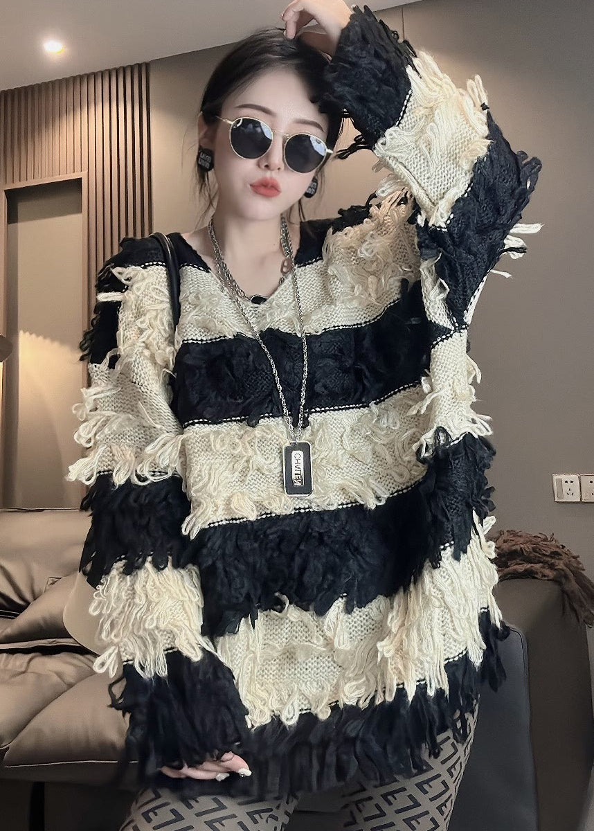 Classic Vintage Sweater with a Flattering Fit