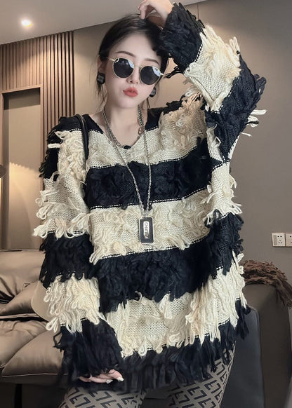 Classic Vintage Sweater with a Flattering Fit