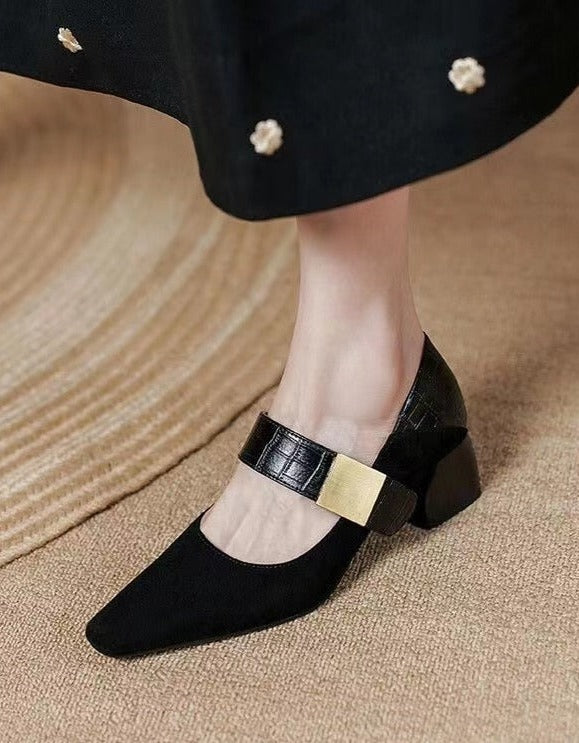 Effortlessly Elegant Shoes with a Timeless Design