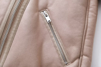 Well Tailored Jacket with a Graceful Silhouette