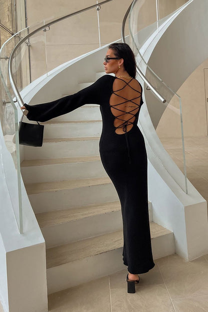 Effortlessly Elegant Dress with a Timeless Design
