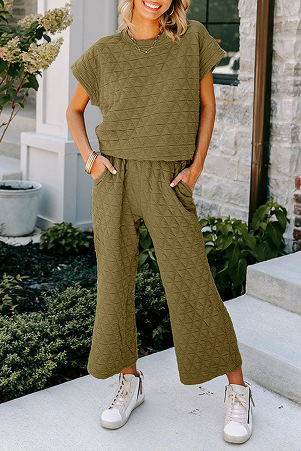 Elegantly Styled Pants for Everyday Wear