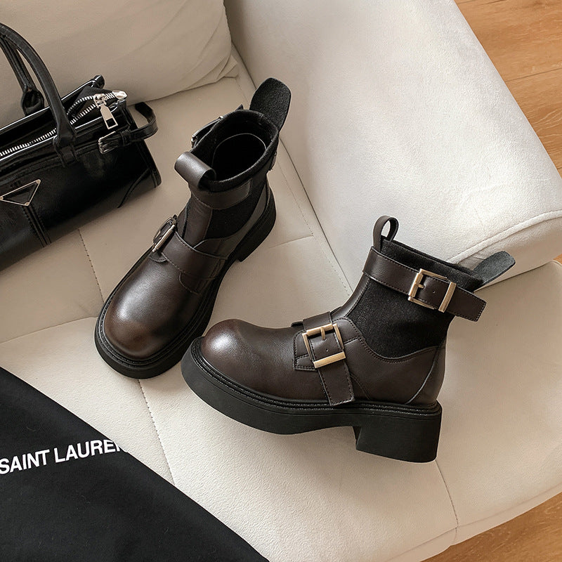 Well Tailored Boots with a Graceful Silhouette