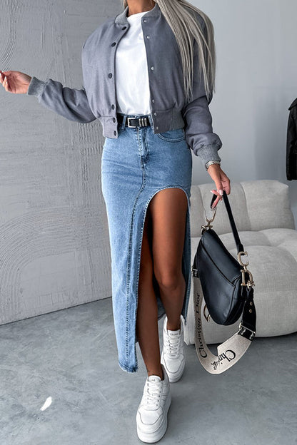 Sophisticated Garment with a Clean Classic Look