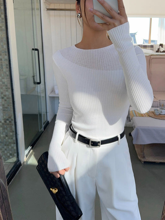 Well Tailored Top with a Graceful Silhouette
