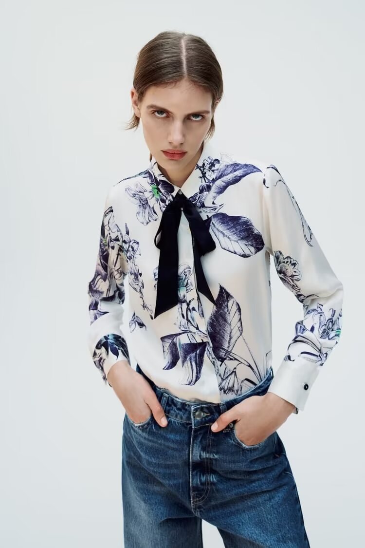 Well Tailored Blouse with a Graceful Silhouette