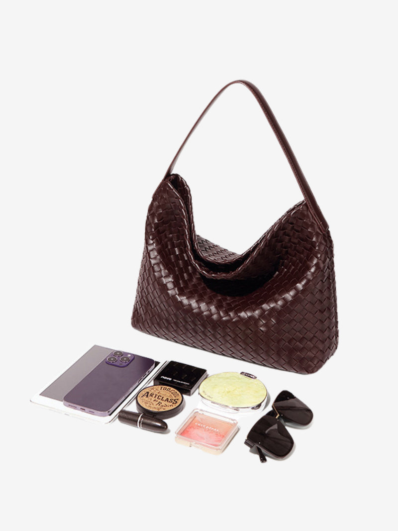 Beautifully Finished Bag in a Timeless Design