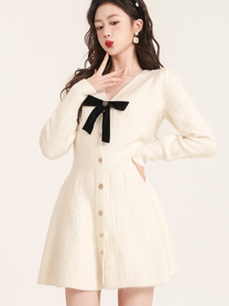 Effortlessly Elegant Dress with a Timeless Design