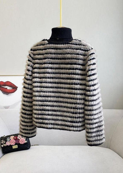 Effortlessly Elegant Jacket with a Timeless Design