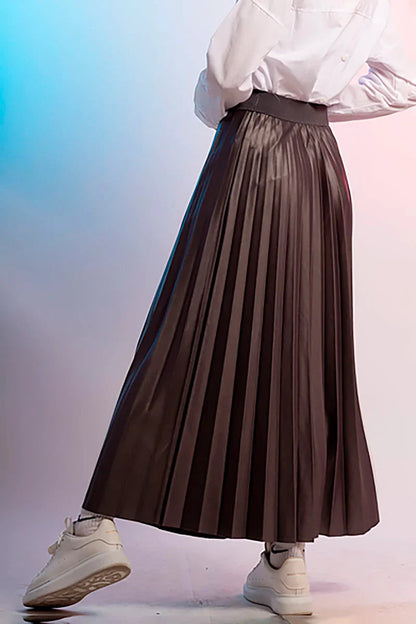 Sophisticated Garment with a Clean Classic Look