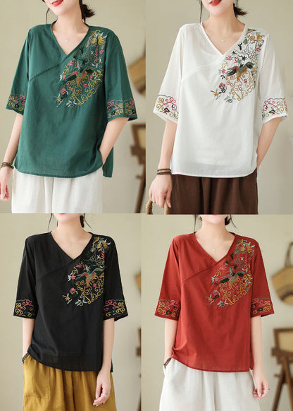 Sophisticated Blouse with a Clean Classic Look