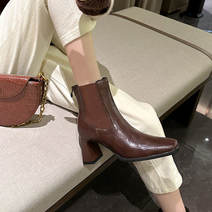 Well Tailored Boots with a Graceful Silhouette