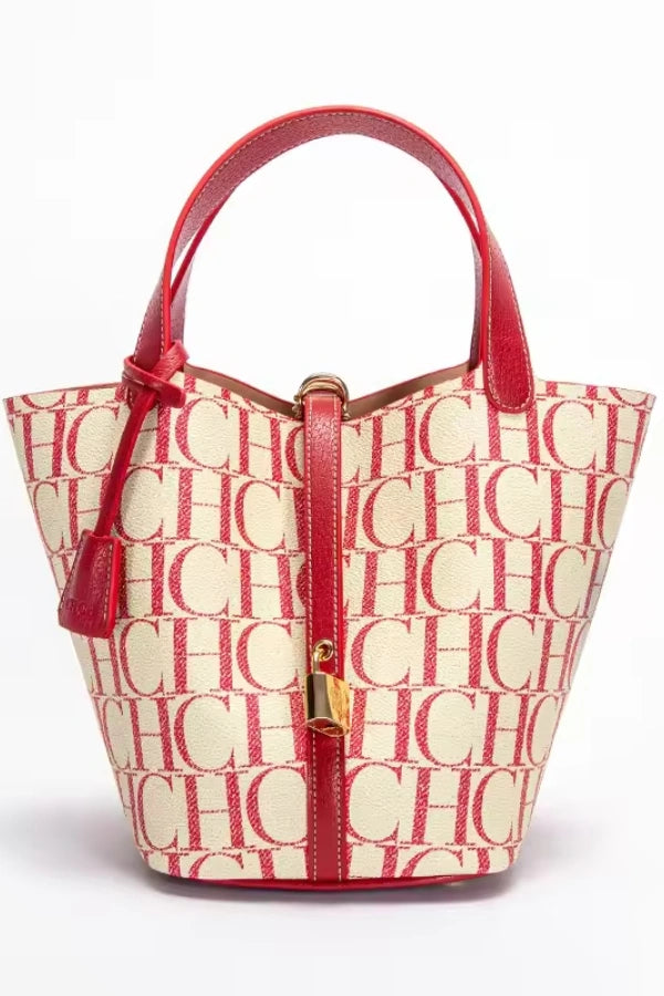 Effortlessly Elegant Bag with a Timeless Design