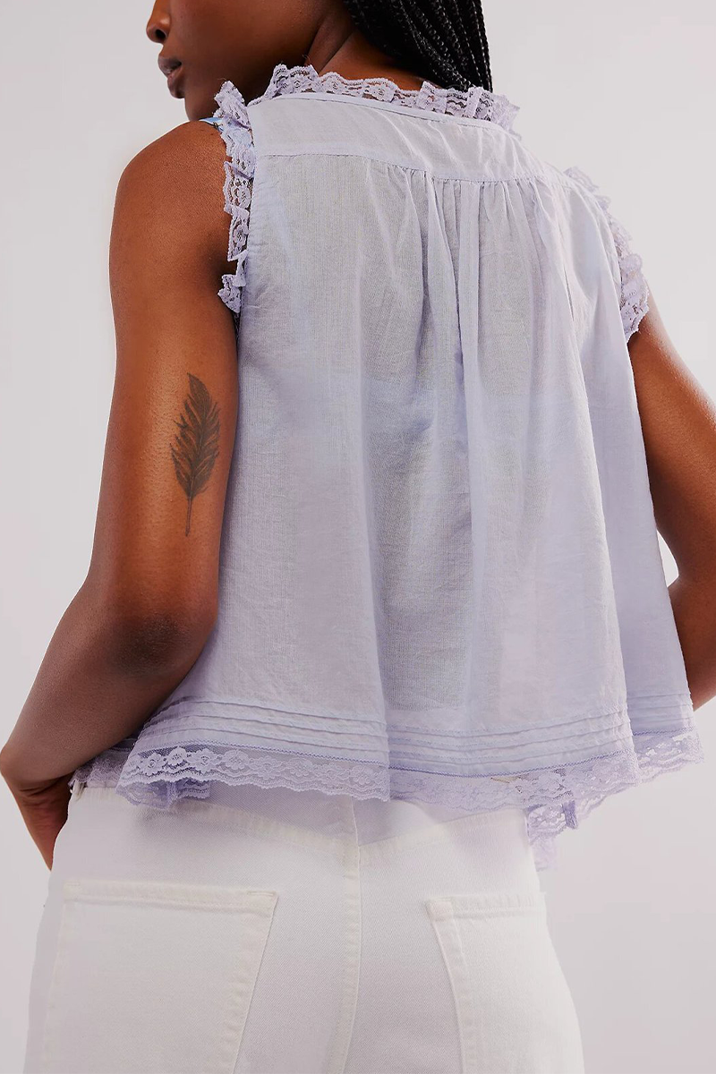 Beautifully Finished Top in a Timeless Design