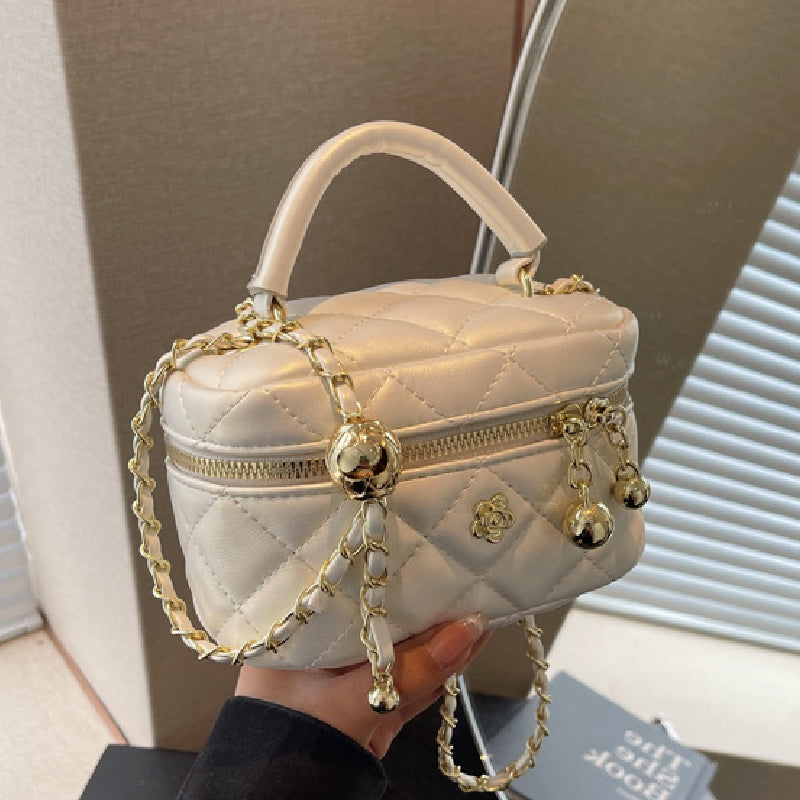 Sophisticated Bag with a Clean Classic Look