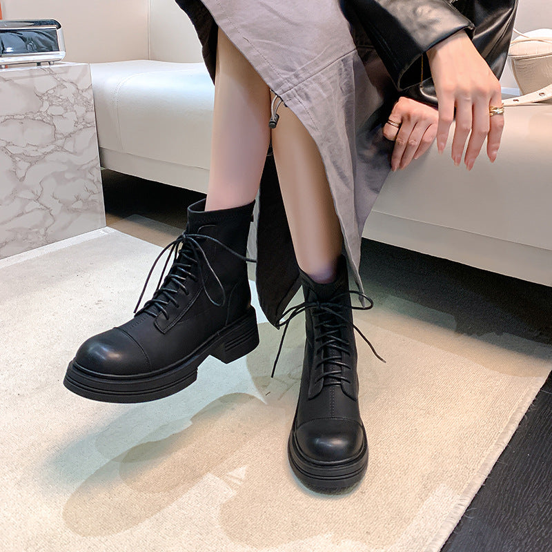Effortlessly Elegant Boots with a Timeless Design