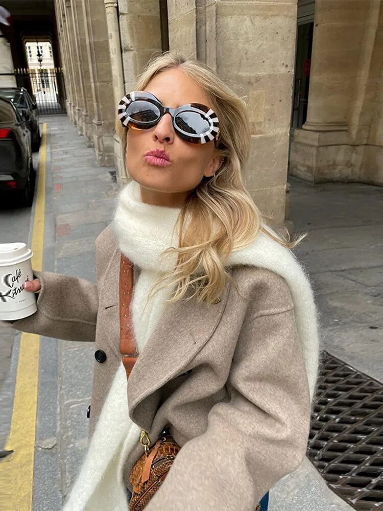 Elegantly Styled Coat for Everyday Wear