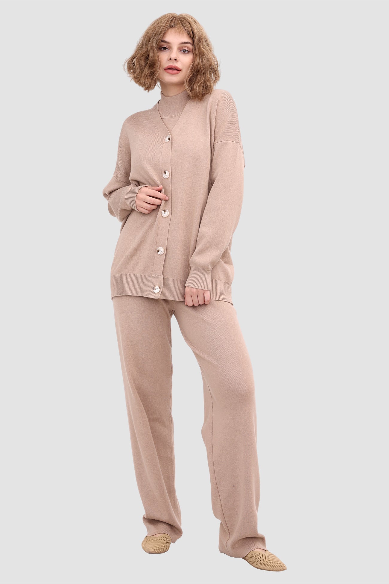 Elegantly Styled Pants for Everyday Wear