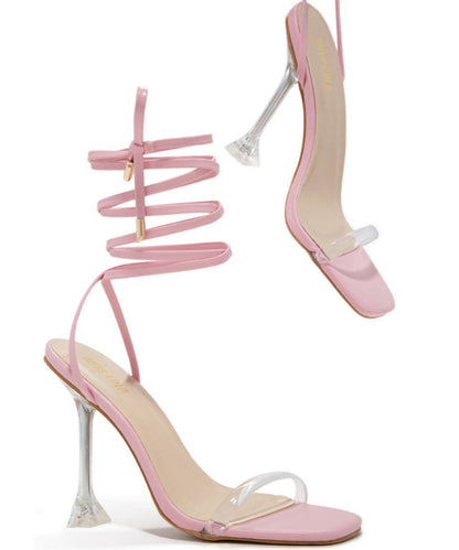 Beautifully Finished Heels in a Timeless Design