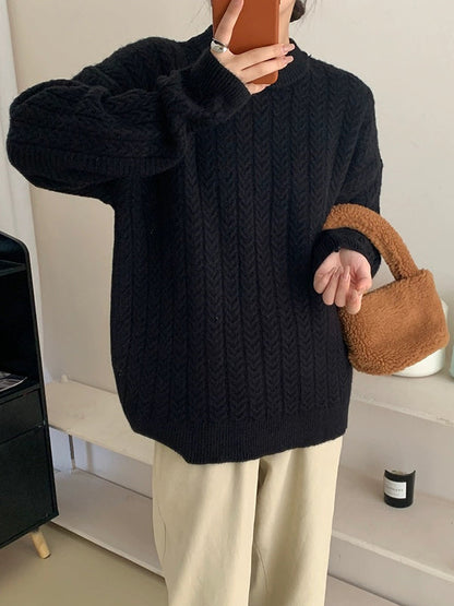 Effortlessly Elegant Sweater with a Timeless Design