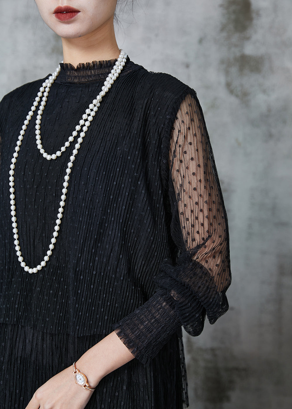Beautifully Finished Dress in a Timeless Design