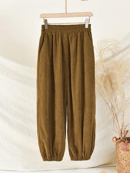Effortlessly Elegant Pants with a Timeless Design