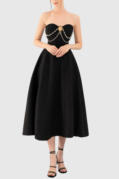 Beautifully Finished Dress in a Timeless Design
