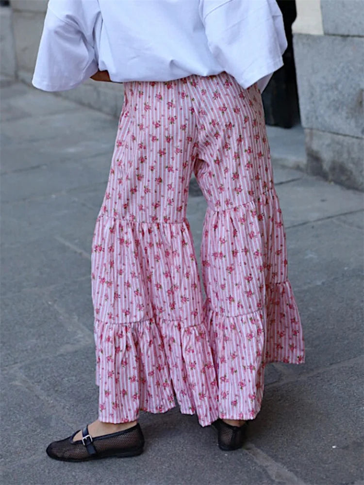 Effortlessly Elegant Garment with a Timeless Design