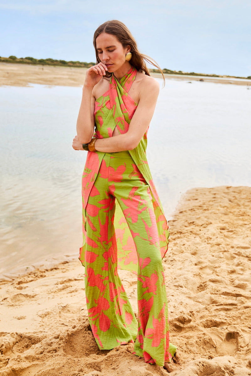 Elegantly Styled Pants for Everyday Wear